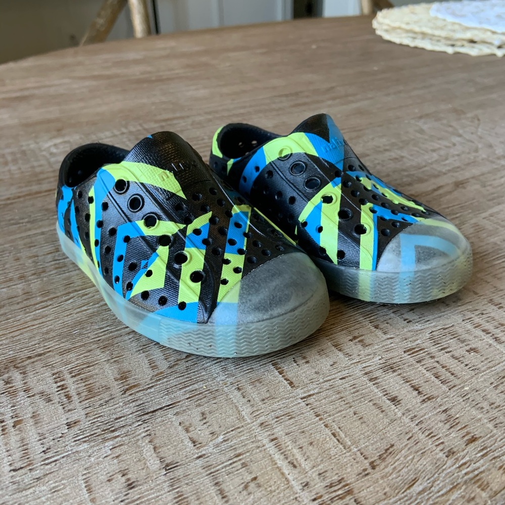 Native shoes size 6 (toddler)